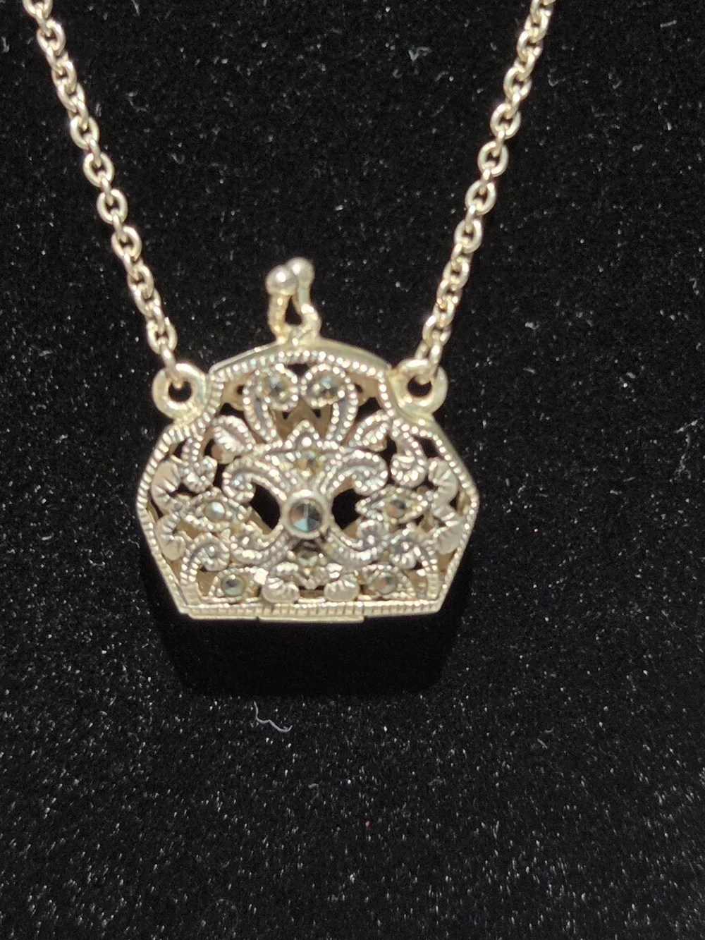 Silver-toned Filigree Purse Locket Pendant Necklace - Elegant Women's Jewelry